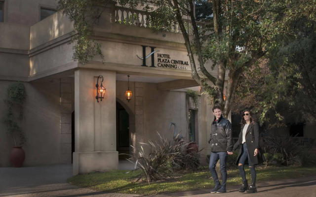 Hotel Plaza Central Canning
