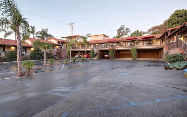 The Green Room Hotel