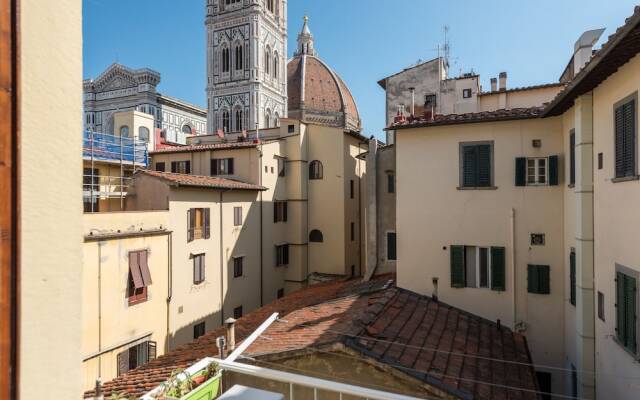 Charming 2bed Apt Overlooking Duomo