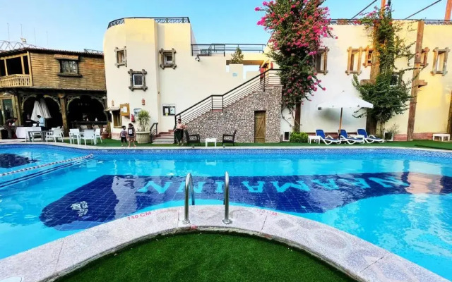 Naama Inn