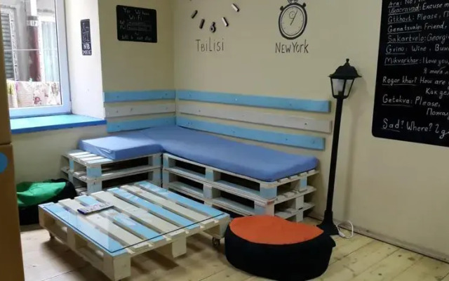 Hostel & Rooms