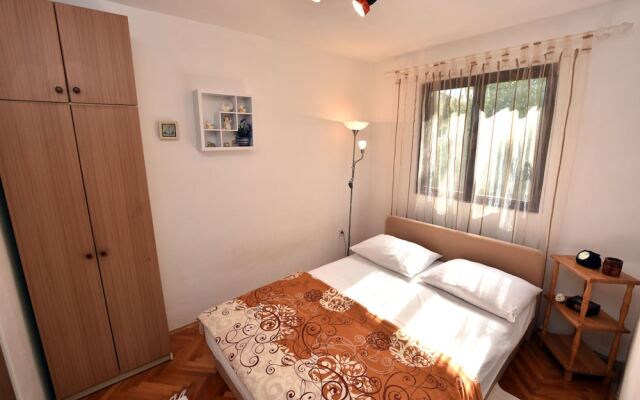 Apartment Elena