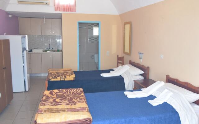 Zacharo Rooms Thirasia