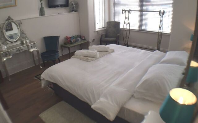 Southbourne Grove Hotel