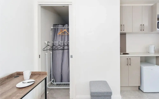 Emerald Studio Room 1 Seagrass Circuit