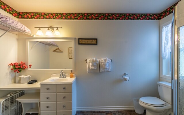 Apples Bed & Breakfast