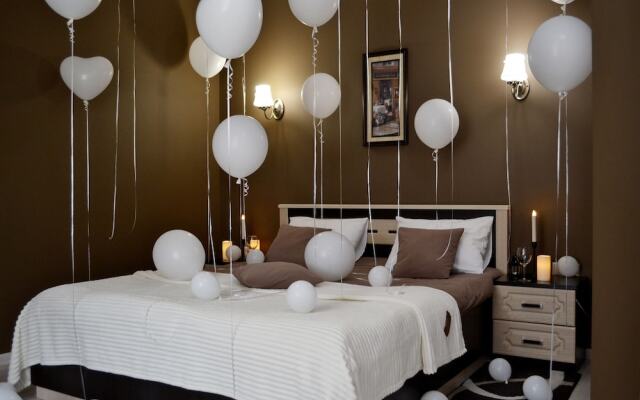 Townhouse Park & House