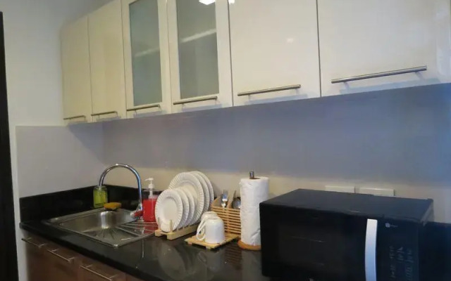 One Bedroom Suite at One Central Makati