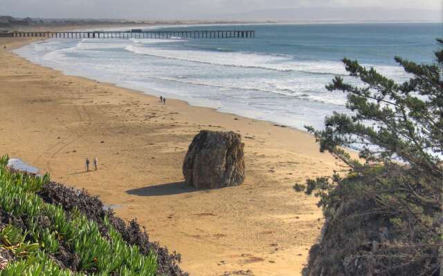 SeaCrest OceanFront Hotel