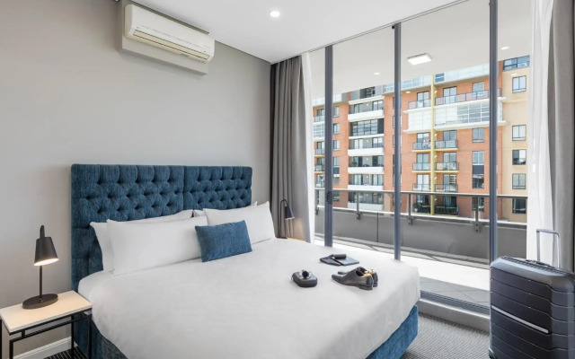 Meriton Suites Waterloo