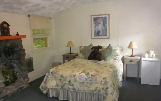 Brookside Motel