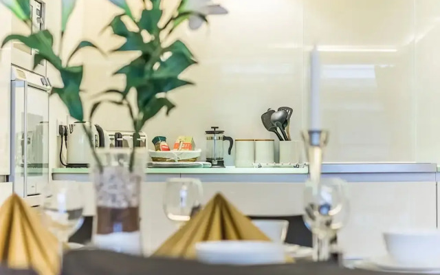 CDP Apartments Bell Street Suite 4