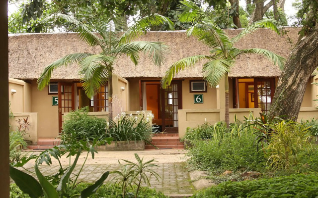 Hotel Numbi and Garden Suites