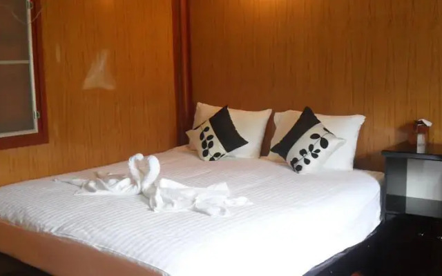 Salad Grand Bungalow & House Rental