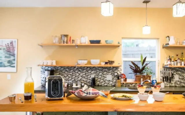 Brava House Bed and Breakfast