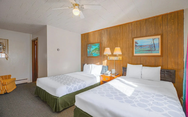 Love Hotels Silver Street by OYO at Hurley WI