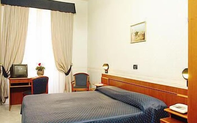 Hotel Dina