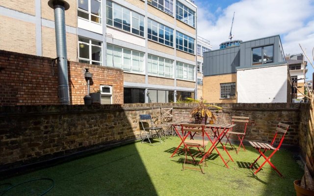 2BD Flat With Private Balcony - Shoreditch