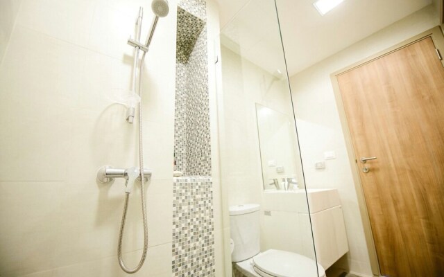 Near Rama 9 Intersection Apartment