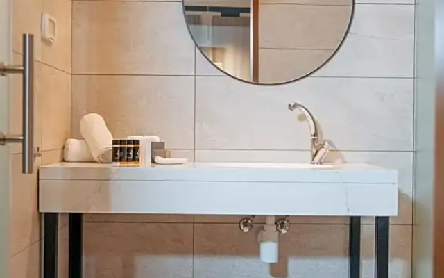 Hilltop luxury suites