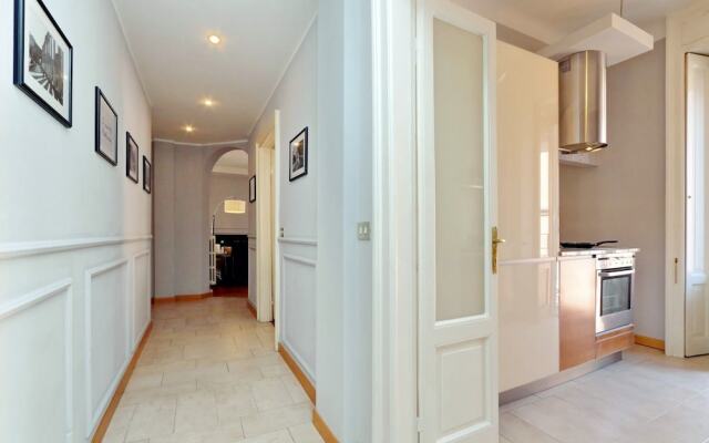 JOIVY Austere Elegance