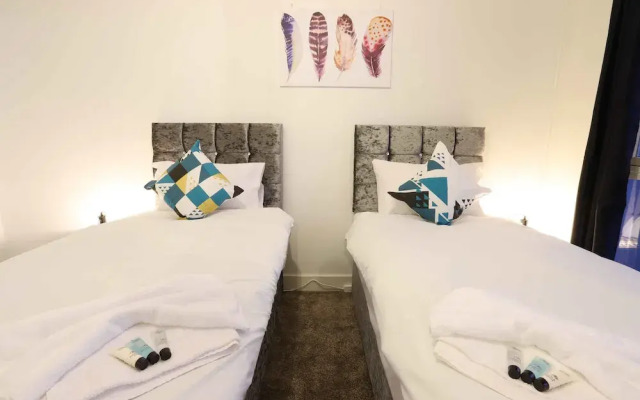 Fiveways City View Apartment