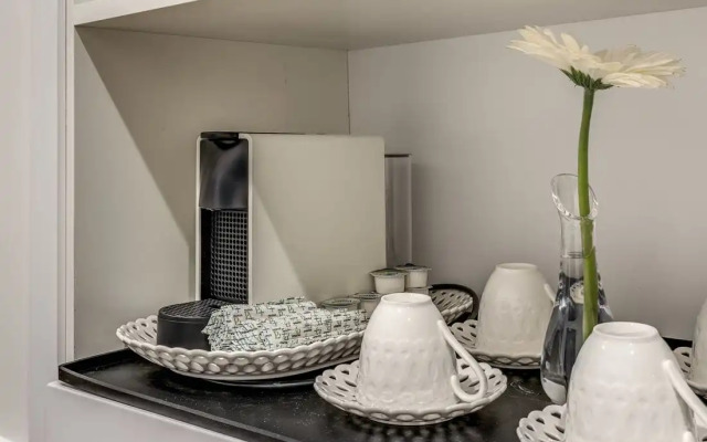 Spanish Steps Oasis Suites