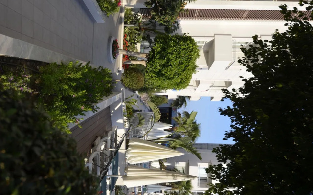 Side Resort Hotel