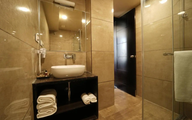 Hotel Vivan Pinnacle