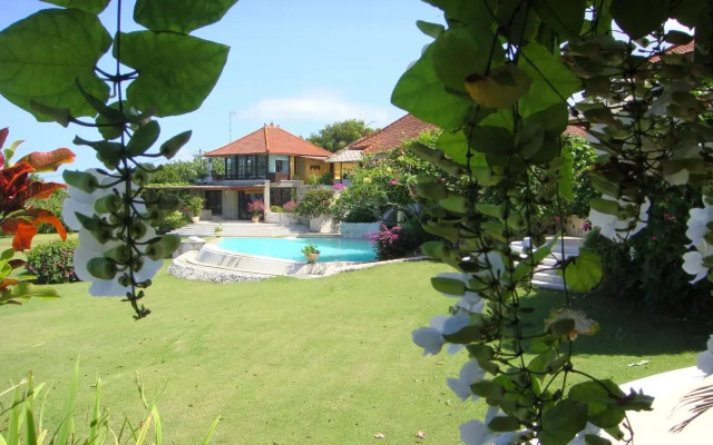 Villa Bidadari