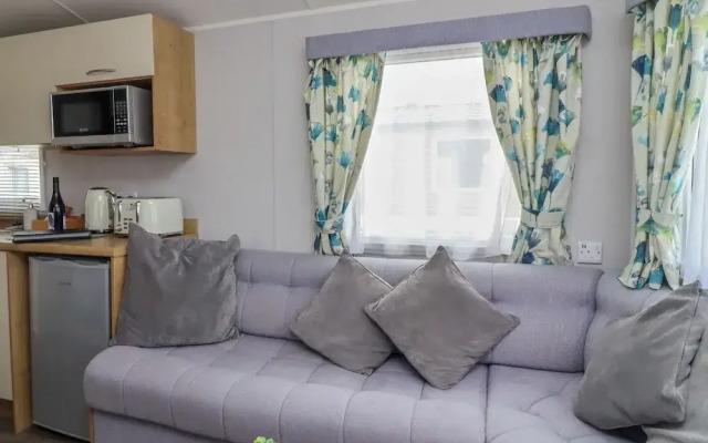 2 Sea View Lodge