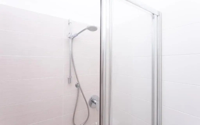 S18 - Sirolo, Nuovissimo Trilocale in Pietra Con Giardino Dx
