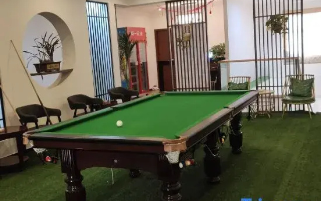 Minghu Hotel