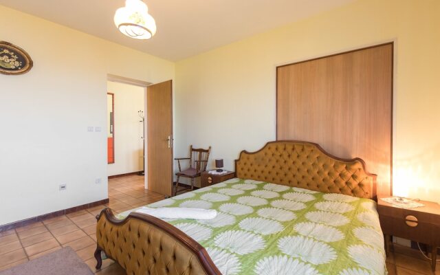 Apartment Lucia & Holiday Home Nino