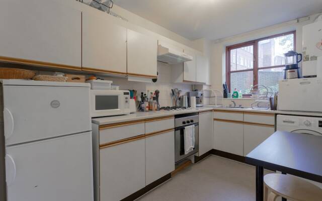 1 Bedroom Garden Flat in Bethnal Green