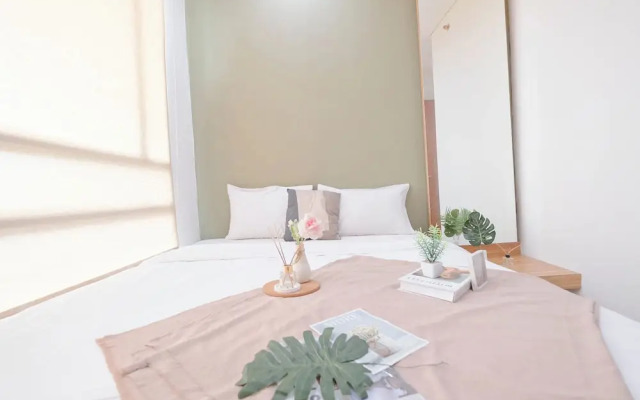 Good Location 2Br Apartment At Woodland Park Residence