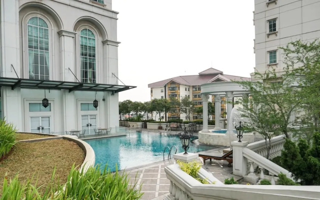 Comfort And Simply Look 1Br At Bellezza Apartment