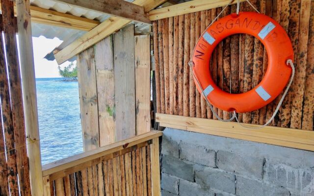 San Blas Private Oceanfront Cabin