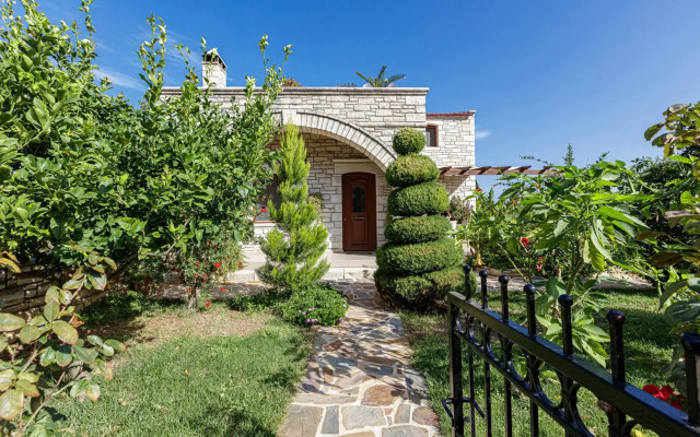 Villa Ahlades