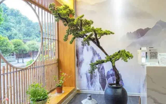 Phoenix Menghua River View Homestay (Phoenix Ancient City Branch)