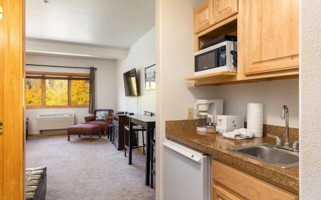 5087 Gateway Home by RedAwning