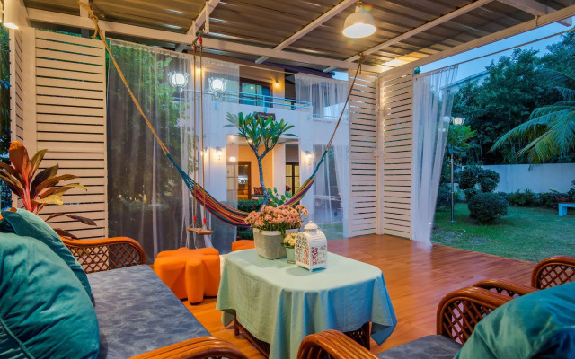 The Queen Park Beach Pool Villa