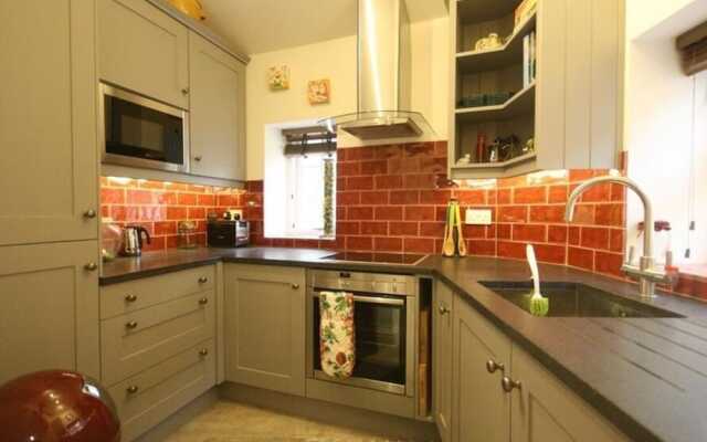 Mad Molly's Cottage
