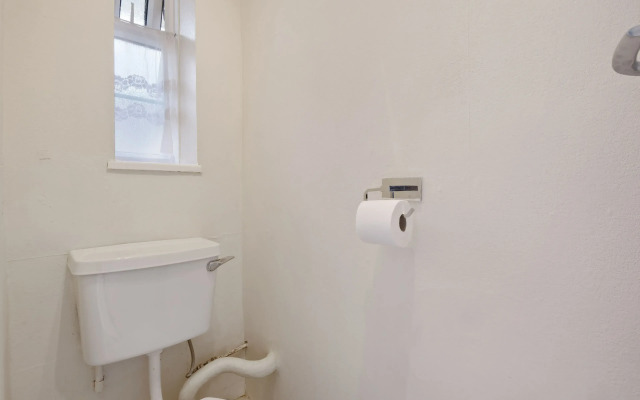 The Xavier Flat by Kasar Stays