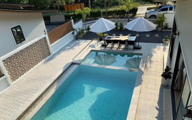 Chaison Hill Resort Khanom