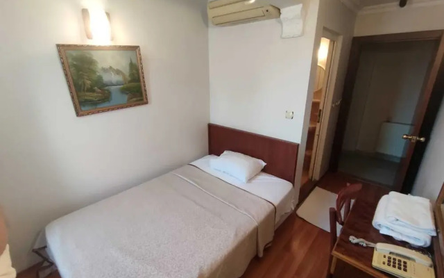 Hotel Nayla