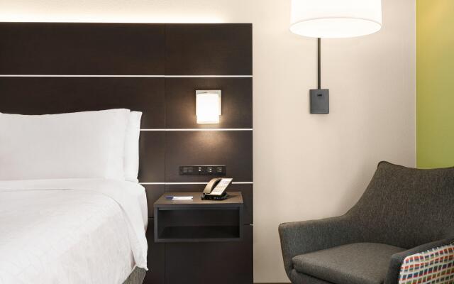 Holiday Inn Express & Suites McAlester by IHG