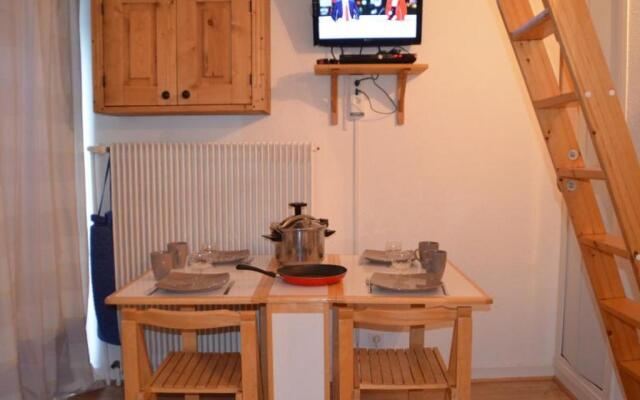 Appartement Les Menuires, 1 pièce, 2 personnes - FR-1-452-160