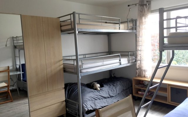 House With 4 Bedrooms in Hourtin, With Enclosed Garden