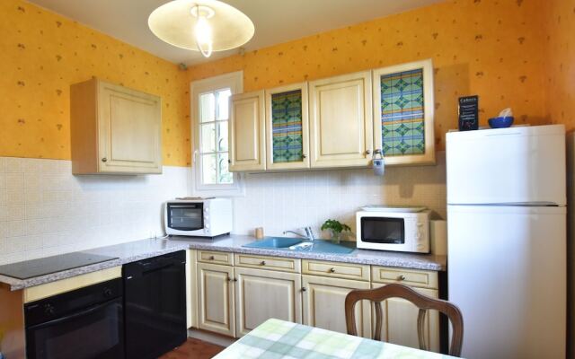 Beautiful Villa with Tennis Court in Dordogne, France